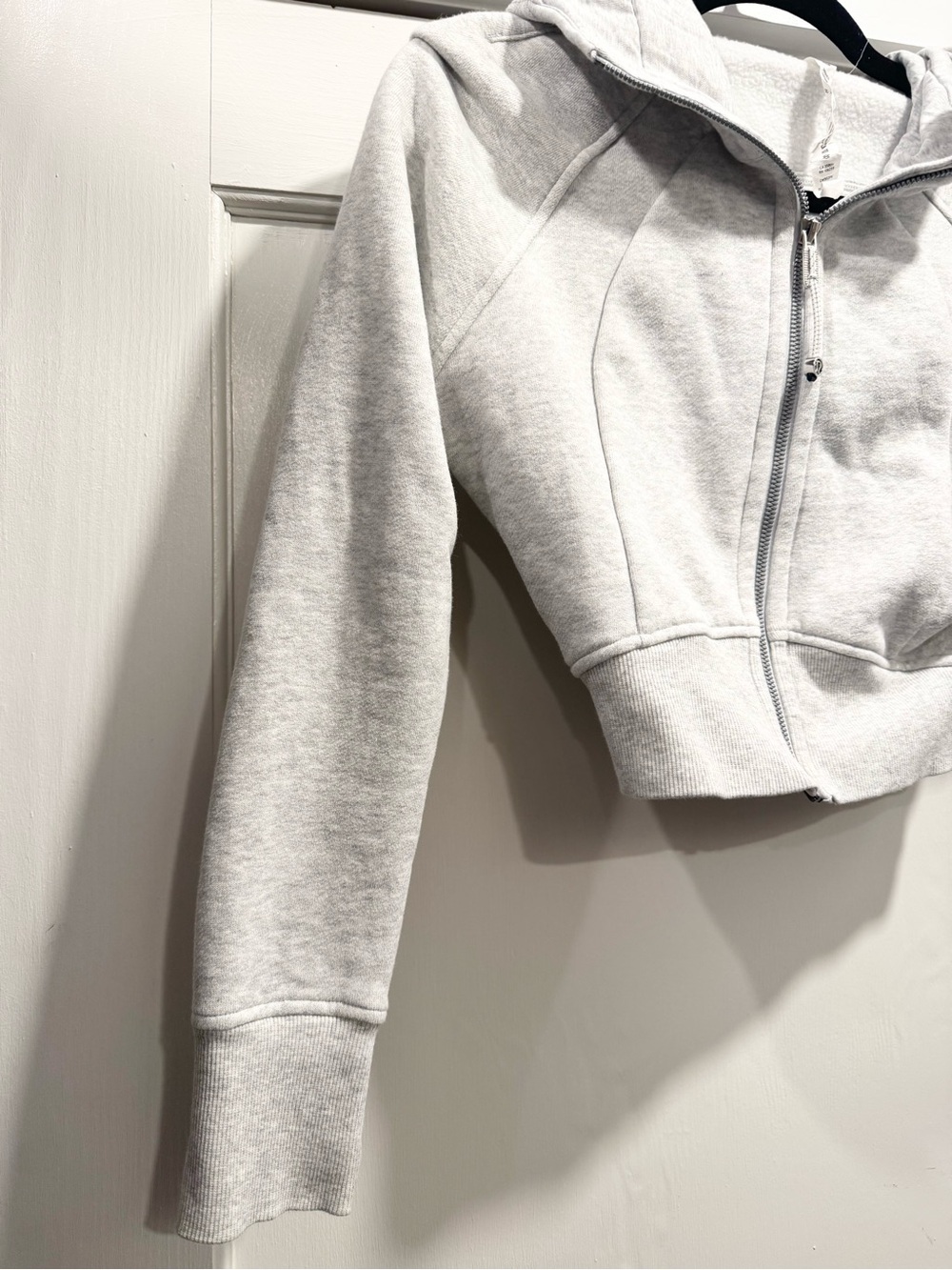 Lululemon Scuba Full Zip Cropped Hoodie Sz 2 Grey Athletic Activewear Gym Yoga - Picture 7 of 14